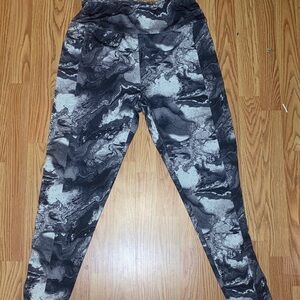 Zone Pro Women’s Black and Gray Patterned Joggers